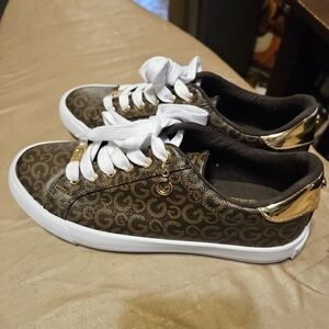 Gby Guess Golani ladies sneakers women's size 7